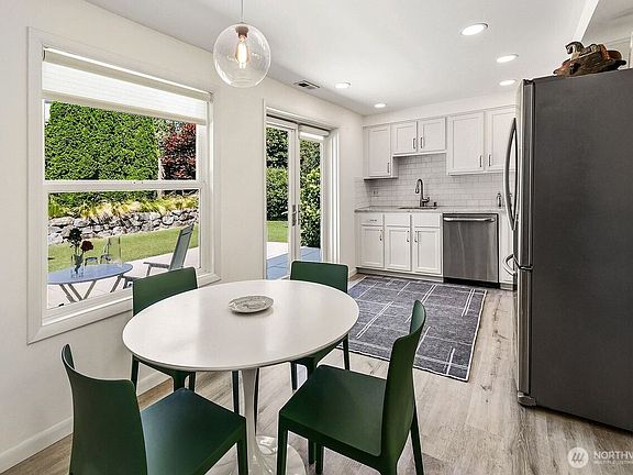 5th image of 8623 30th Avenue NE