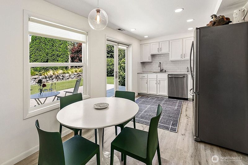 5th image of 8623 30th Avenue NE