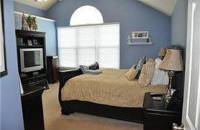 2nd image of 1232 NE Cardinal Dr