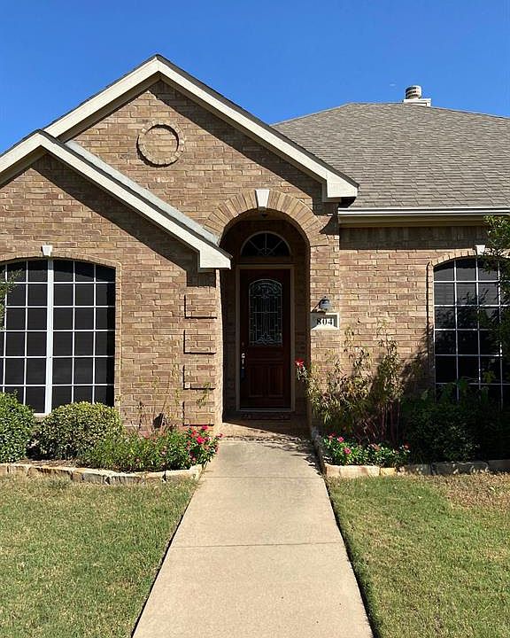 2nd image of 804 Whitley Ct