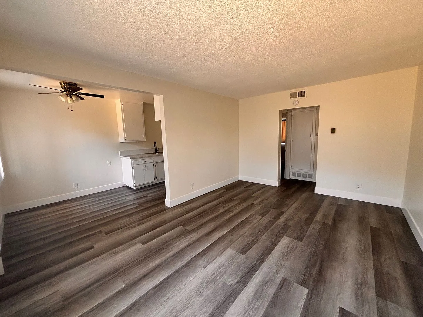 8028 Boer Ave — Photo 2