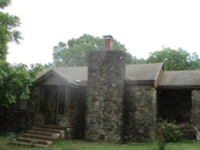 958 N Locust St, Newark, AR, 72562