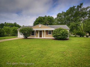 105 Circle Dr E, Montgomery, IL 60538