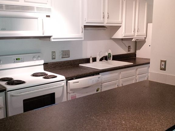 2nd image of 6109 Meadow Rose Ln