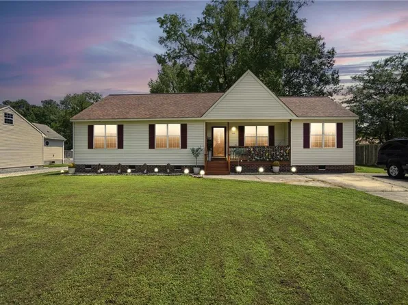 949 Aberdeen Ln, Chesapeake, VA 23322