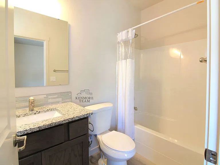 528 S Quillan Ct — Photo 9