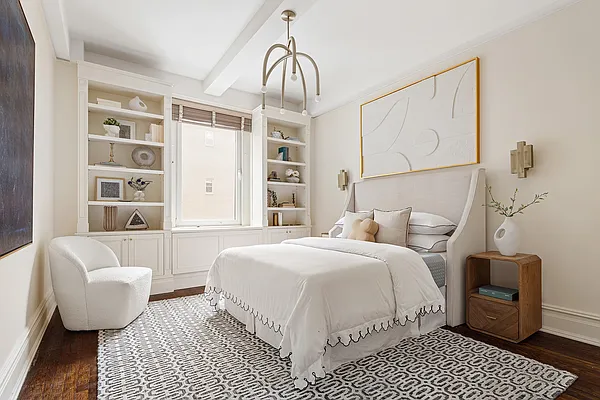 Sold by Compass | media 10