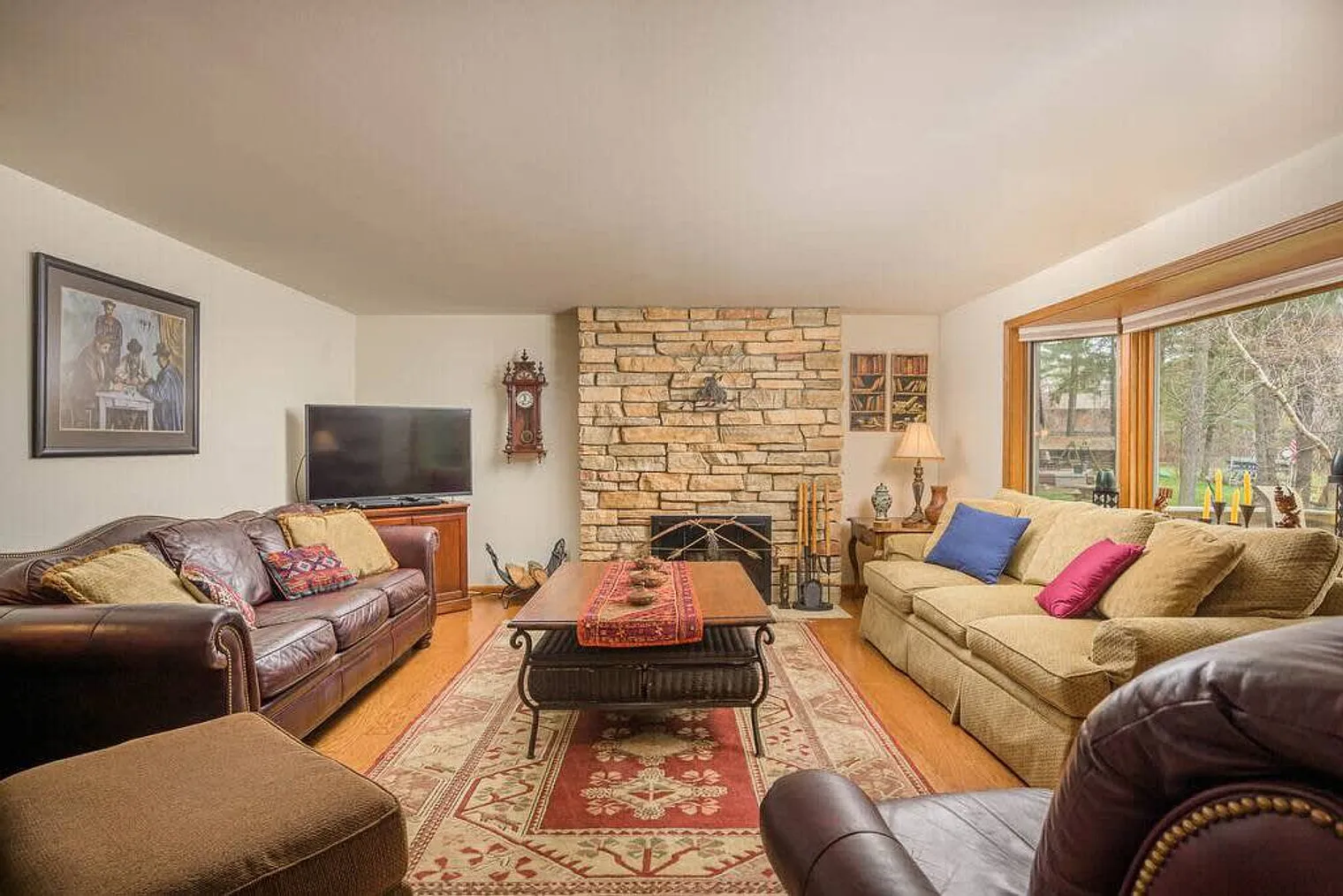 4 bed, 3.0 bath, 2992 sqft, $6,138 — Photo 1