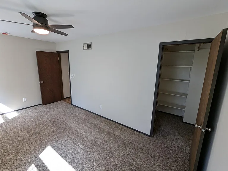 645 Easton Pkwy — Photo 20