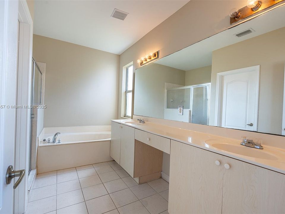 1st image of 1770 NE 37th Pl Unit 1770