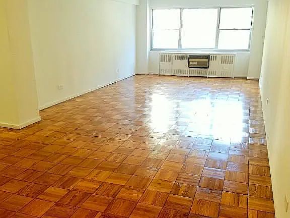 2nd image of 333 E 46th St APT 4B