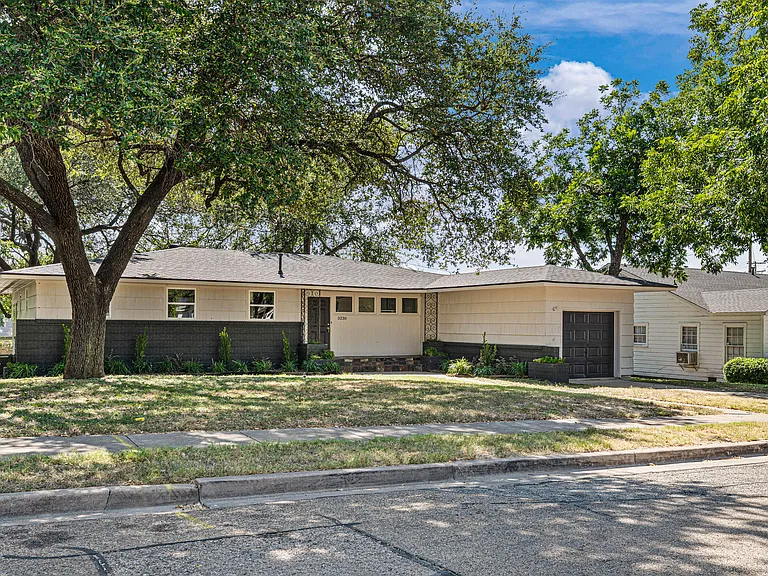 32300 Proctor Ave — Photo 5