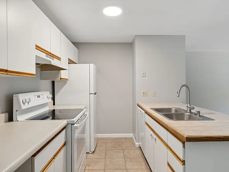 10 Rose Terrace Cir — Photo 5