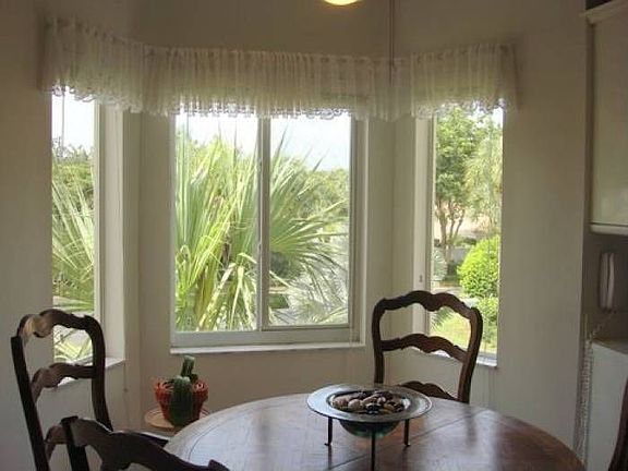 Kitchen Sitting Area