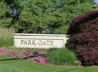 38 Gate House Ln, Edison, NJ 08820