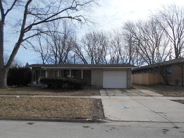 1st image of 563 Lakewood Blvd
