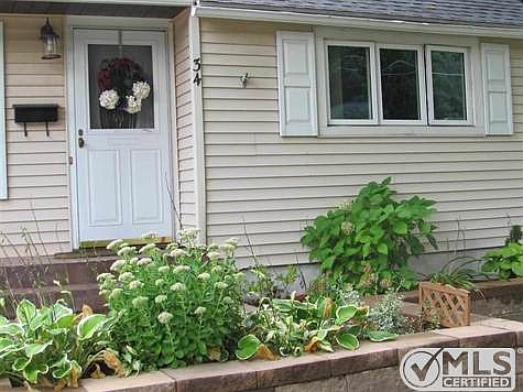 2nd image of 34 Appletree Dr