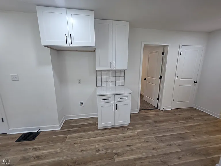 2137 Napoleon St — Photo 6