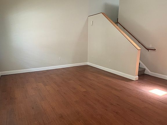 4th image of 189 Dartmouth St APT 3