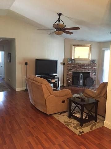 2nd image of 1468 Meadow St