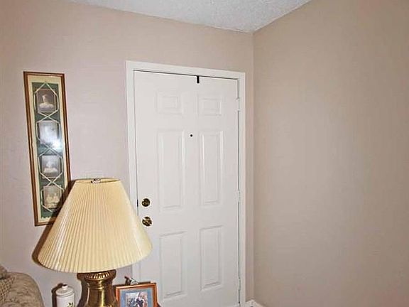 3rd image of 507 E Ayers St