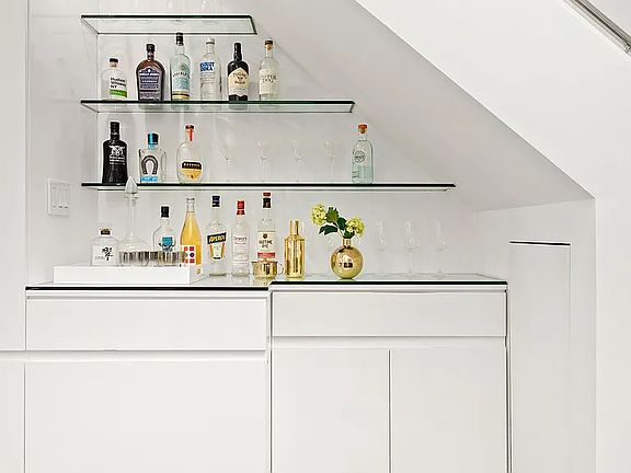 5th image of 103 W 89th St APT 4A