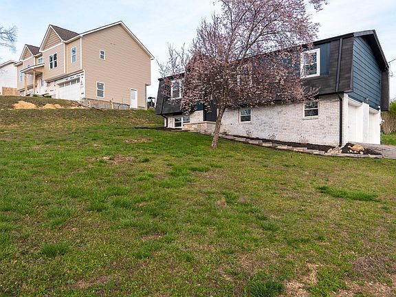 2nd image of 4122 Lost Oaks Dr