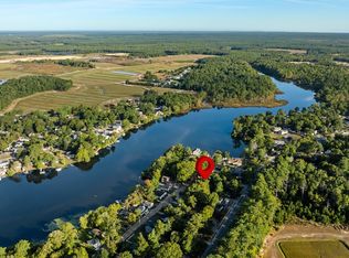 25 Lakeview Dr, East Wareham, MA 02538