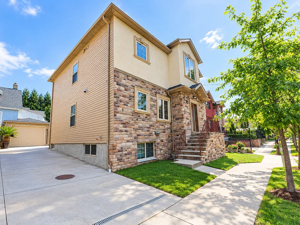 39 Rhett Ave #1