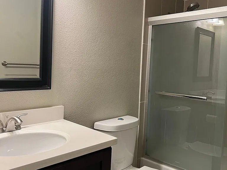 5562 Catalpa Ct — Photo 12
