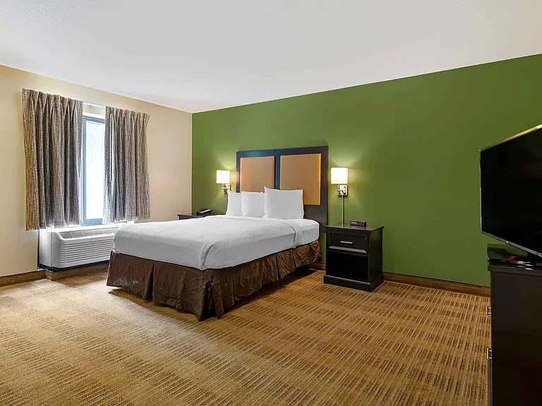 2 Bedroom Suite - 2 Queen Beds