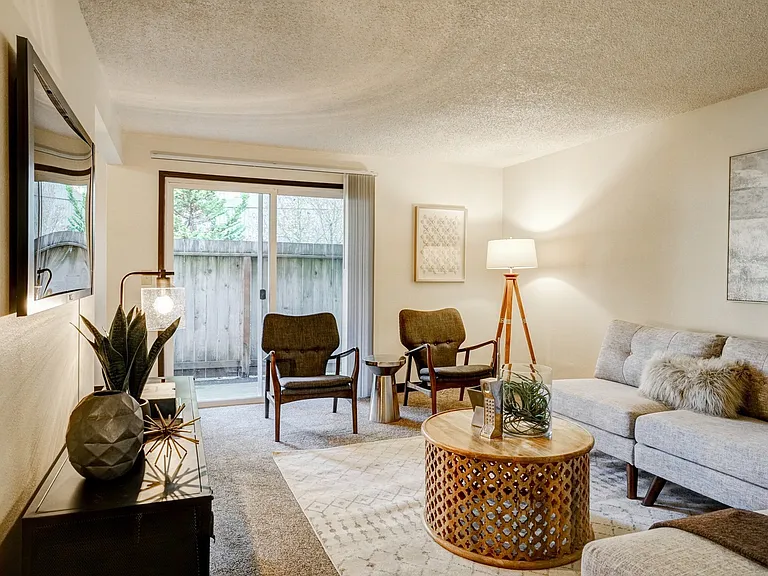Cedar Crest Apartments — Photo 2
