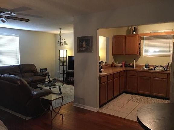 4th image of 1664 Williams St