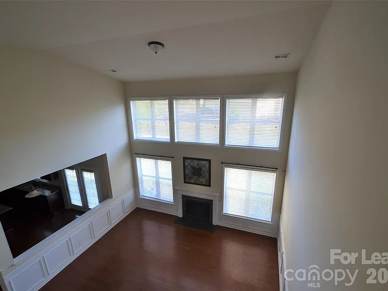 221 Montibello Dr — Photo 5