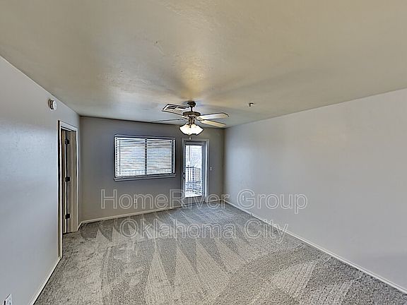 3rd image of 1220 12th Ave SE Unit 1208
