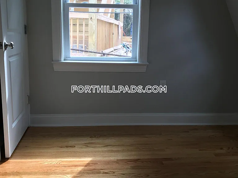 6 Saint James Pl — Photo 14