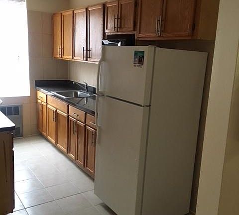 4th image of 8825 148th St APT 4L