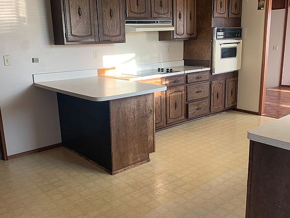 4th image of 3206 Langenheder St