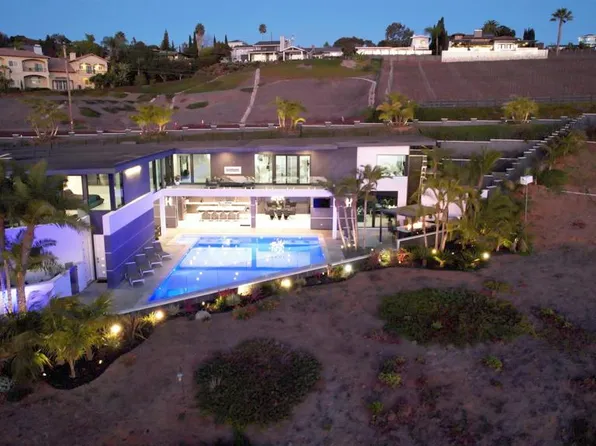 1095 Hoover St, Carlsbad, CA 92008