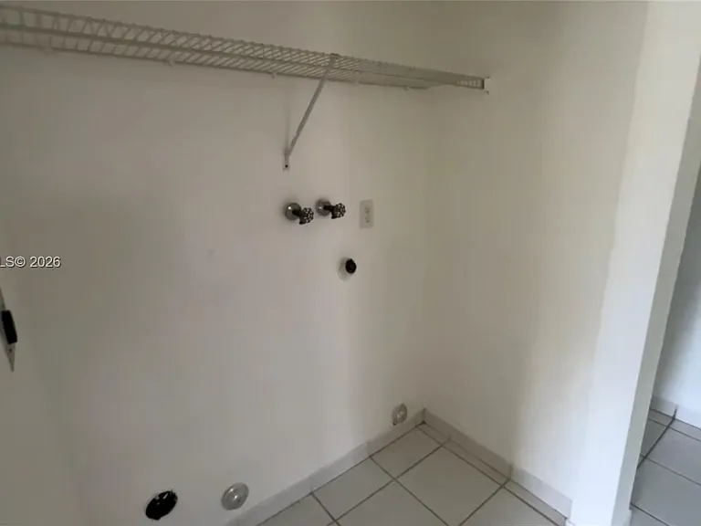 209 NE 141st St #4 — Photo 7