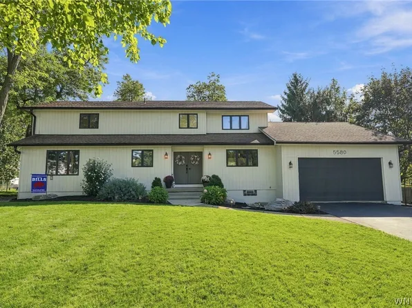 5580 Kippen Dr, East Amherst, NY 14051