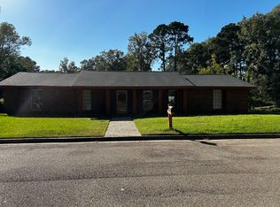 805 Hickory St, Vicksburg, MS 39180