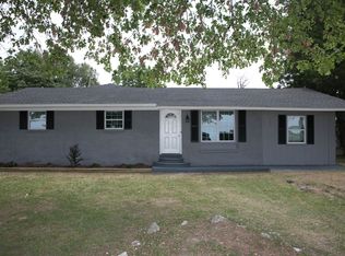 1388 Curtis Locke Station Rd, Batesville, MS 38606