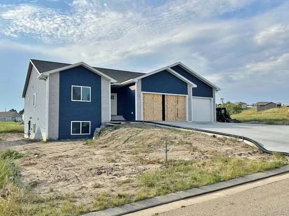 1617 Heights Ave, Burlington, ND 58722