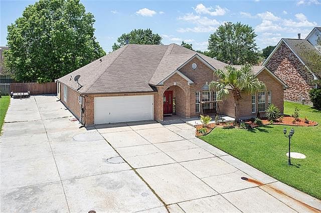 1st image of 3904 Lake Des Allemands Dr