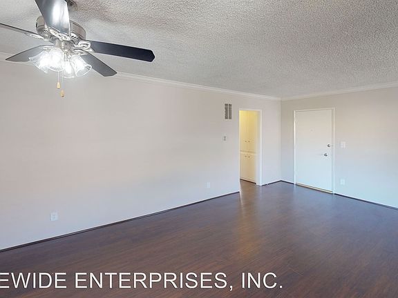 3rd image of 944 N Hayworth Ave APT 9