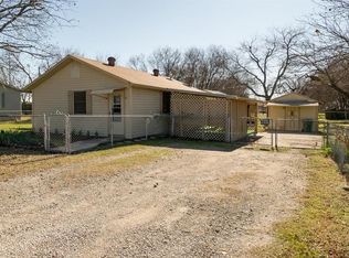 1102 Bell St, Arlington, TX 76001