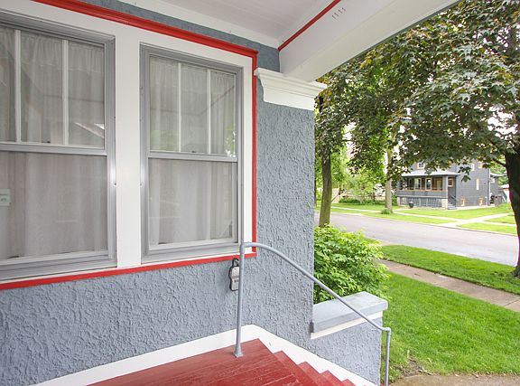 2nd image of 604 S Wesley Ave