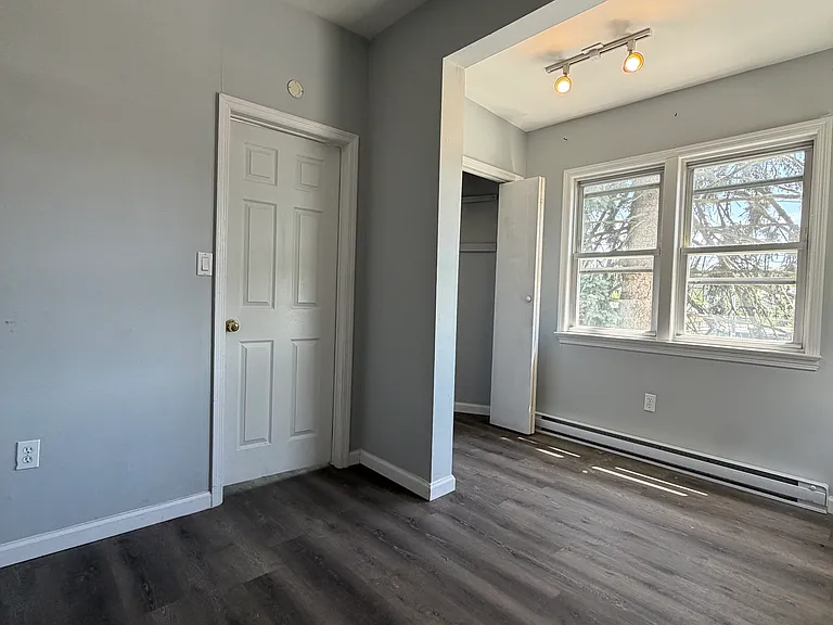 1 Oneida St #1 — Photo 4