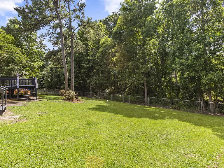 118 Archdale Dr — Photo 31